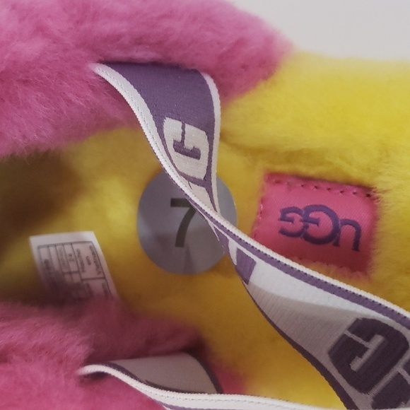 680- UGG SLIP-ON WOMEN'S PLATFORM PRIDE RAINBOW FLUFF SHEEPSKIN SLIPPERS Sz 7 - Picture 7 of 7